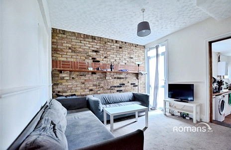 4 bedroom terraced to rent - Mill Avenue, Uxbridge, UB8 - Property View 2