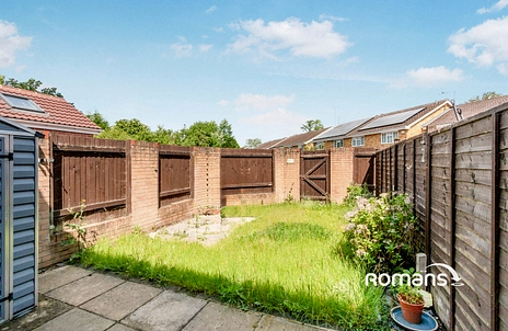3 bedroom house to rent - Knightwood Close, Farnborough, GU14 - Property View 2