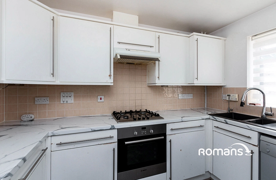 3 bedroom house to rent - Knightwood Close, Farnborough, GU14 - Property View 1