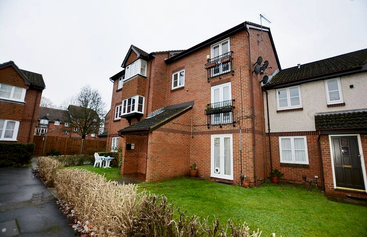 1 bedroom apartment to rent - Knowles Close, Yiewsley, West Drayton, UB7