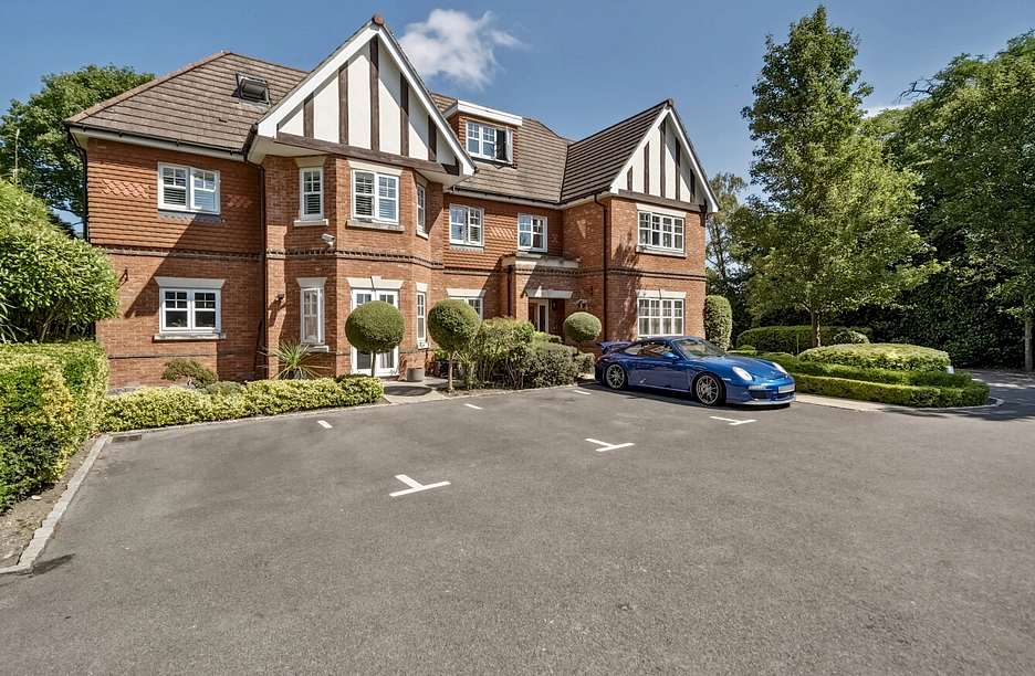 2 bedroom apartment for sale - Broomfield, Binfield, Bracknell, Berkshire, RG42 - Property View 1