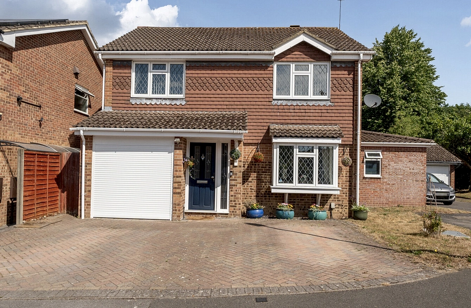 4 bedroom house for sale - Eddington Road, Bracknell, Berkshire, RG12 - Property View 1