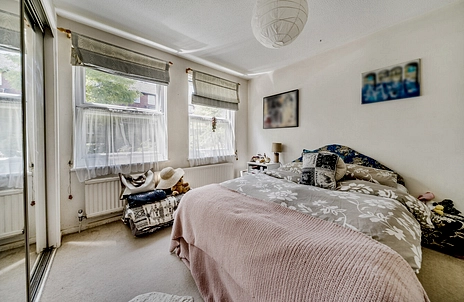 2 bedroom apartment for sale - Fountain Gardens, Windsor, Berkshire, SL4 - Property View 2