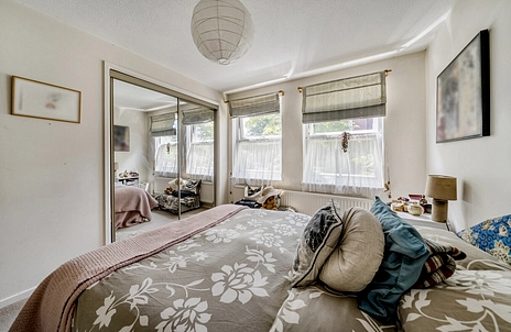 2 bedroom apartment for sale - Fountain Gardens, Windsor, Berkshire, SL4 - Property View 3