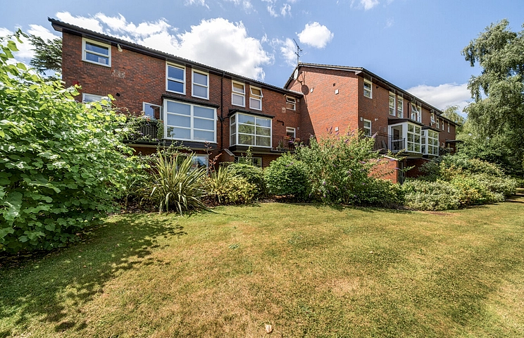 2 bedroom apartment for sale - Fountain Gardens, Windsor, Berkshire, SL4