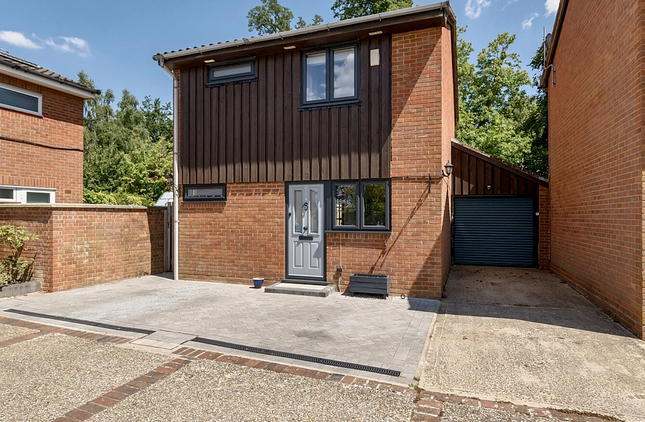 3 bedroom house for sale - Greenham Wood, Bracknell, Berkshire, RG12 - Property View 1