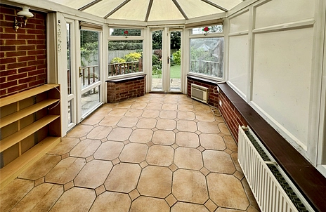 3 bedroom bungalow for sale - Old Wokingham Road, Crowthorne, Berkshire, RG45 - Property View 3