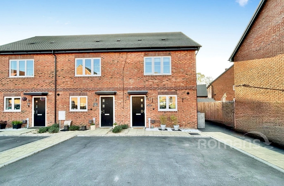 2 bedroom house for sale - Haywain Walk, Basingstoke, Hampshire, RG23 - Property View 1