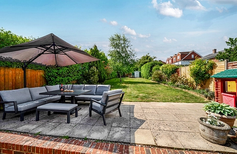 4 bedroom house for sale - Weybourne Road, Farnham, Surrey, GU9 - Property View 2
