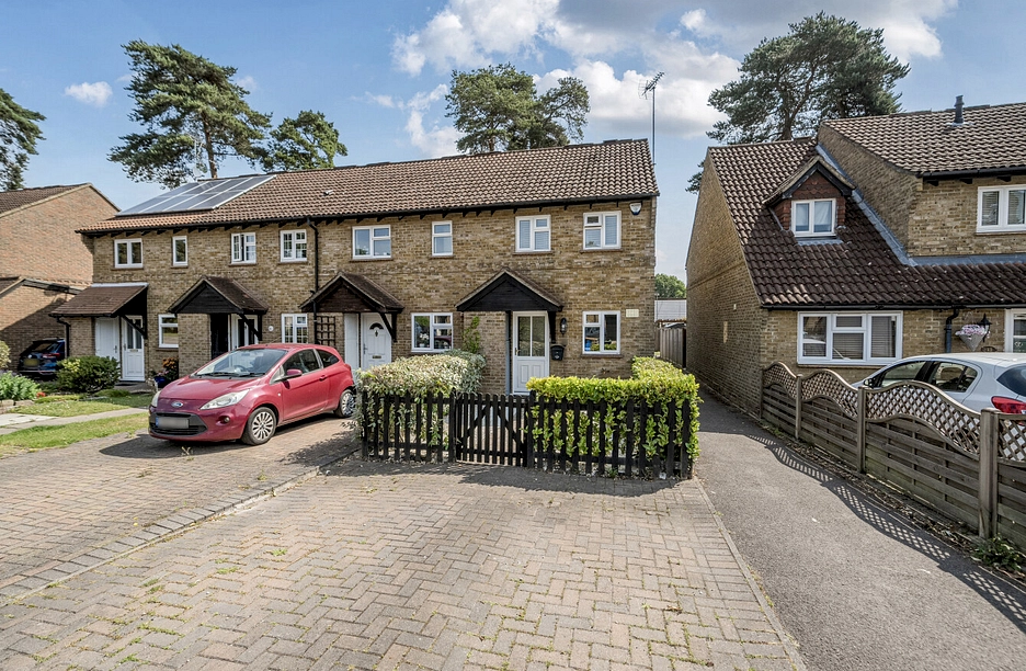 2 bedroom house for sale - Coombe Pine, Bracknell, Berkshire, RG12 - Property View 1
