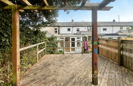 2 bedroom house for sale - London Road, Bagshot, Surrey, GU19 - Property View 2