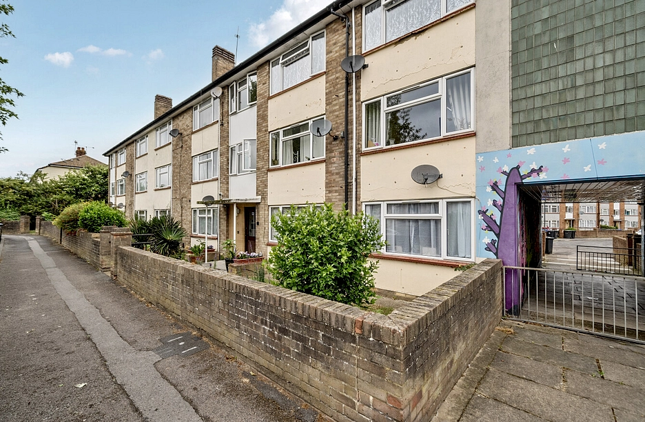 3 bedroom apartment for sale - Dedworth Road, Windsor, Berkshire, SL4 - Property View 1