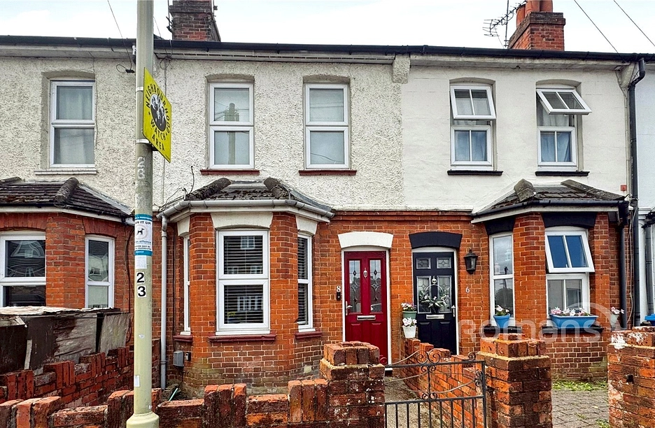 2 bedroom house for sale - Newport Road, Aldershot, Hampshire, GU12 - Property View 1