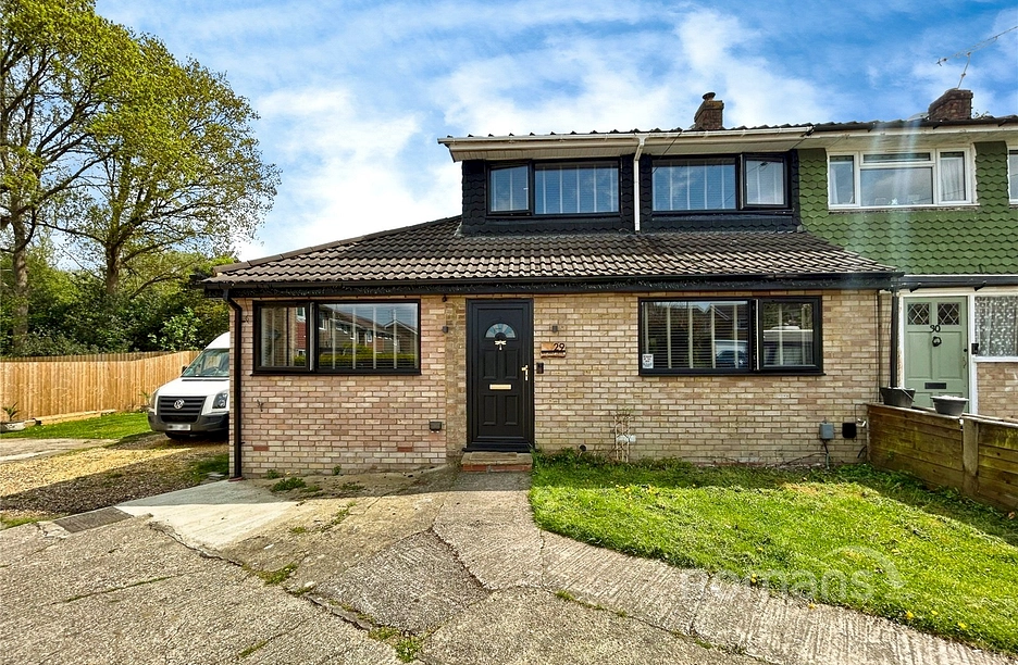 4 bedroom house for sale - Beechnut Drive, Blackwater, Camberley, Hampshire, GU17 - Property View 1