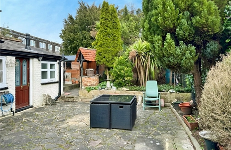 2 bedroom bungalow for sale - Gore Road, Burnham, Slough, SL1 - Property View 3