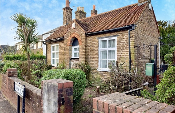 2 bedroom bungalow for sale - Gore Road, Burnham, Slough, SL1