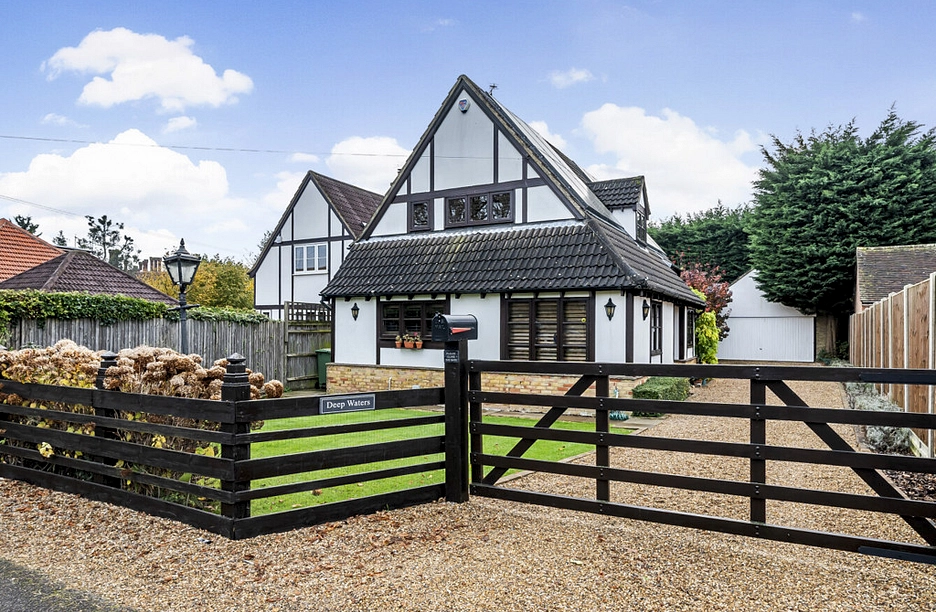 3 bedroom house for sale - The Friary, Old Windsor, Windsor, Berkshire, SL4 - Property View 1