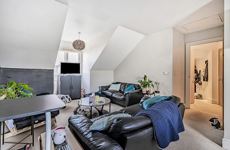 2 bedroom apartment for sale - Hayter Lodge, Gomm Road, High Wycombe, Buckinghamshire, HP13 - Property View 3