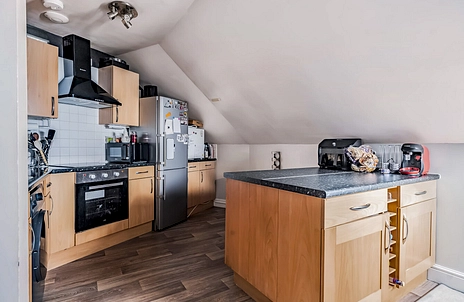 2 bedroom apartment for sale - Hayter Lodge, Gomm Road, High Wycombe, Buckinghamshire, HP13 - Property View 2