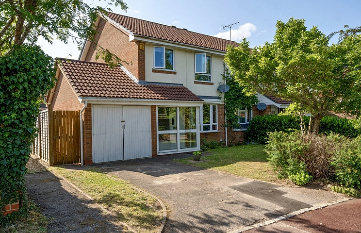 4 bedroom house for sale - Shackleton Way, Woodley, Reading, RG5