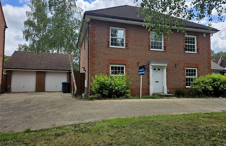 4 bedroom house for sale - Falconer Road, Fleet, Hampshire, GU51
