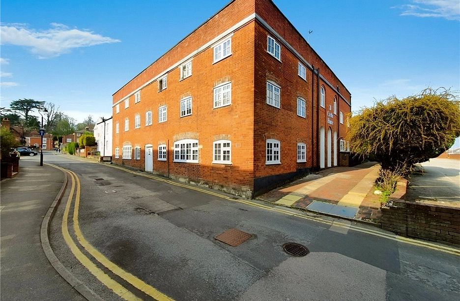 1 bedroom apartment for sale - Castle House, 20 Bear Lane, Farnham, Surrey, GU9 - Property View 1