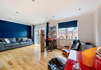 2 bedroom apartment for sale - Blakes Quay, Gas Works Road, Reading, Berkshire, RG1 - Property View 1