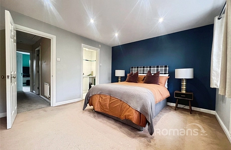 4 bedroom house for sale - Hawker Road, Ash Vale, Aldershot, Surrey, GU12 - Property View 2