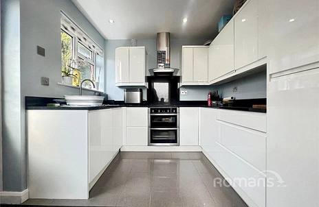 2 bedroom bungalow for sale - Field Way, Aldershot, Hampshire, GU12 - Property View 3