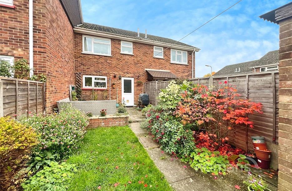 2 bedroom house for sale - Andover Way, Aldershot, Hampshire, GU11 - Property View 1