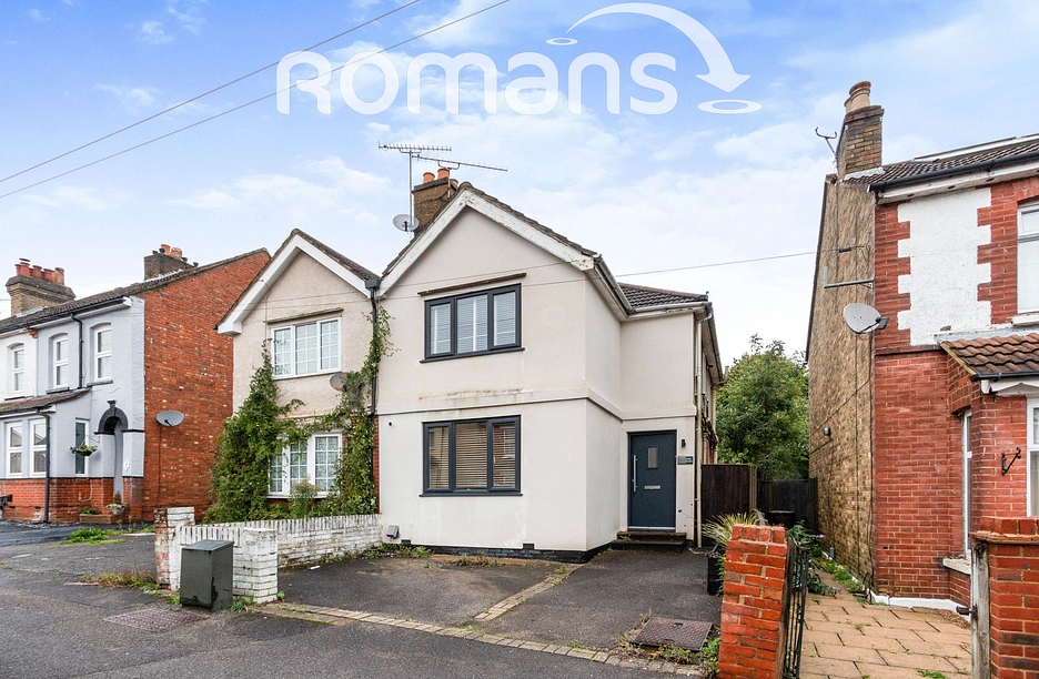 3 bedroom house to rent - Holly Road, Aldershot, Hampshire, GU12 - Property View 1