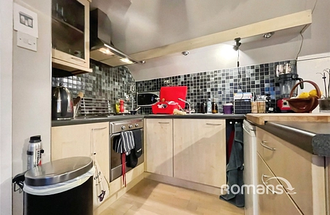 1 bedroom apartment to rent - Lodge Hill Road, Lower Bourne, Farnham, Surrey, GU10 - Property View 2