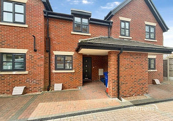 3 bedroom house to rent - Crescent Drive, Aldershot, Hampshire, GU12 - Property View 1