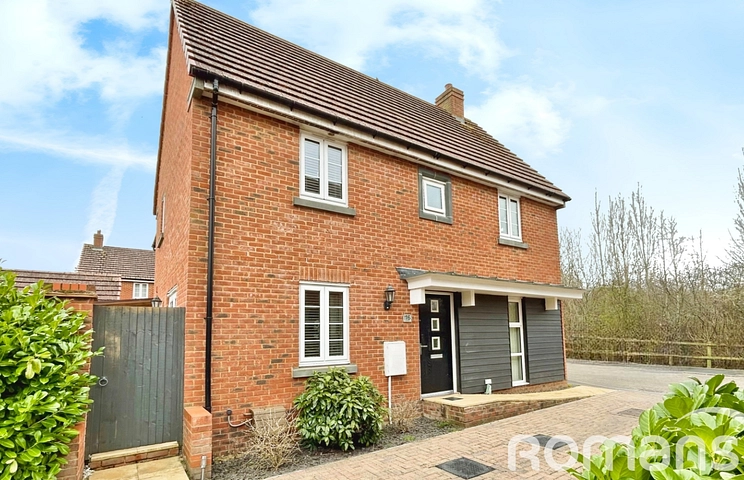 3 bedroom house for sale - Wix Road, Basingstoke, Hampshire, RG24