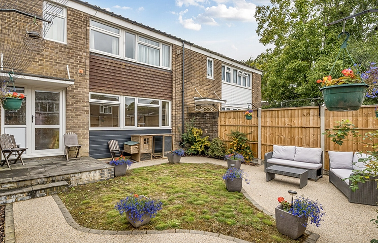 3 bedroom house for sale - Cleveland Close, Basingstoke, Hampshire, RG22