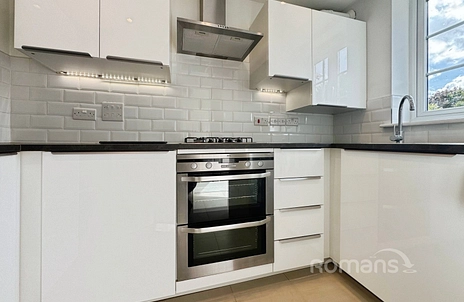 2 bedroom house for sale - Sinclair Drive, Basingstoke, RG21 - Property View 2