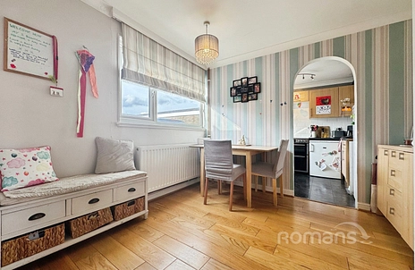 3 bedroom house for sale - Pennine Way, Basingstoke, Hampshire, RG22 - Property View 2