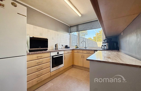 4 bedroom house for sale - Normanton Road, Basingstoke, Hampshire, RG21 - Property View 3