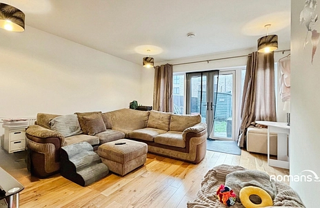 2 bedroom house for sale - The Carriage Drive, Basingstoke, Hampshire, RG24 - Property View 2