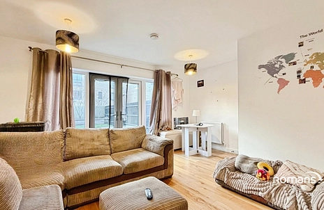 2 bedroom house for sale - The Carriage Drive, Basingstoke, Hampshire, RG24 - Property View 3