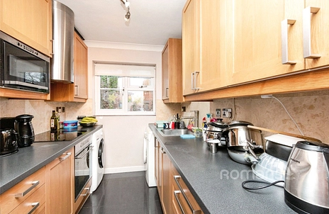 2 bedroom apartment to rent - Lawrence Dale Court, Basingstoke, RG21 - Property View 2