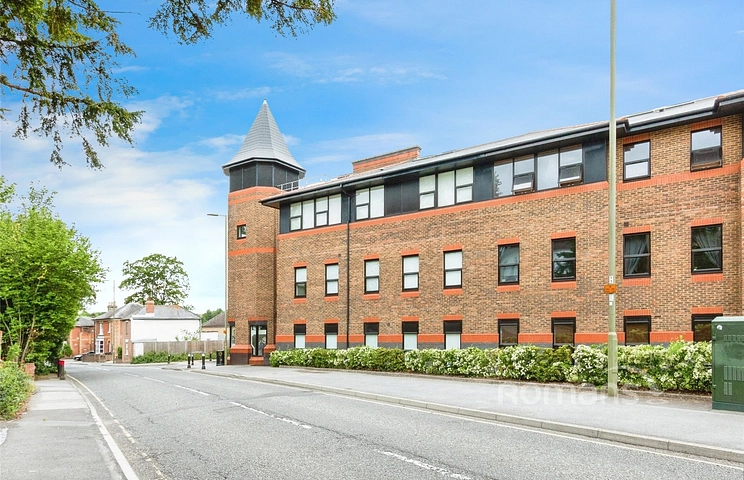 2 bedroom apartment to rent - Winchester Road, Basingstoke, Hampshire, RG21