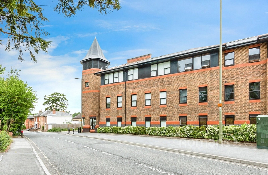 2 bedroom apartment to rent - Winchester Road, Basingstoke, Hampshire, RG21 - Property View 1