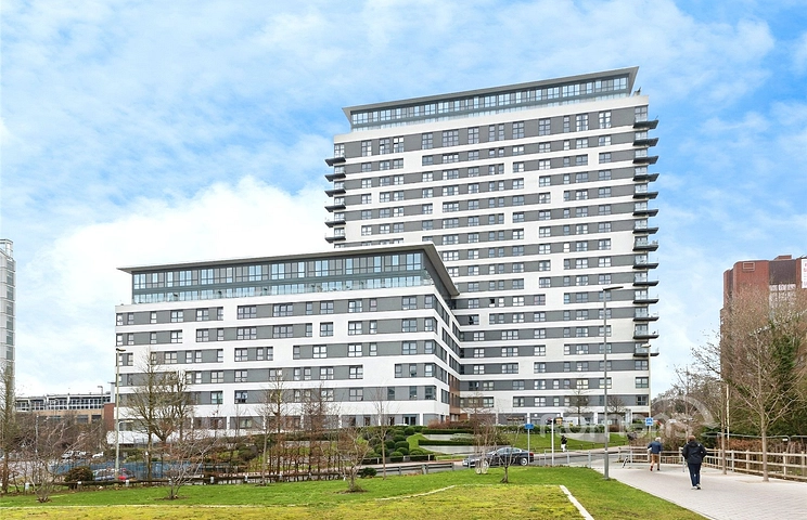 2 bedroom apartment to rent - Skyline Plaza, Alencon Link, Basingstoke, RG21