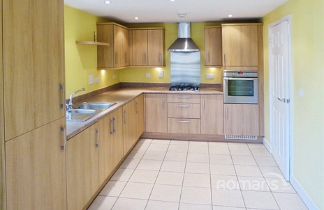 2 bedroom maisonette to rent - Benham Road, Basingstoke, Hampshire, RG24 - Property View 2