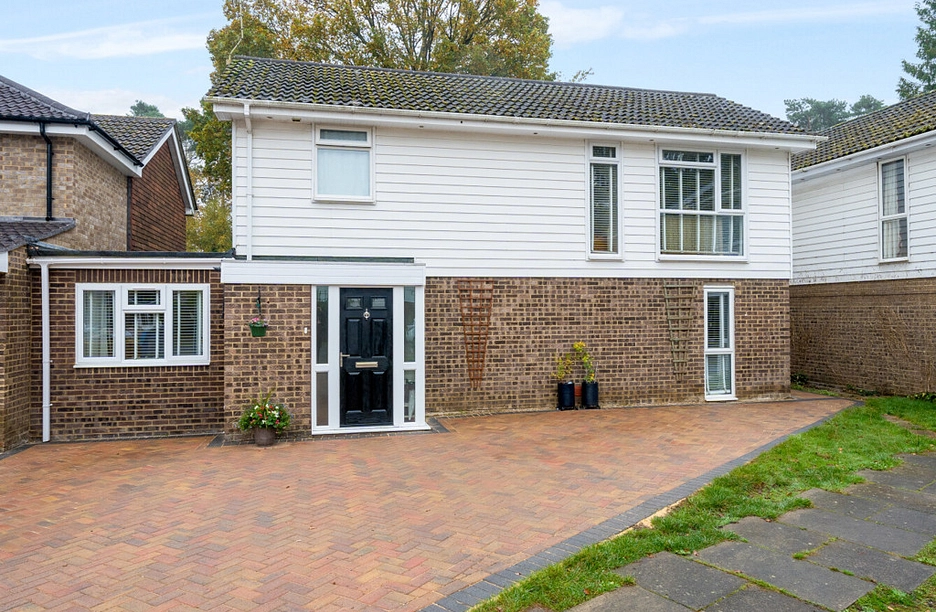 3 bedroom house for sale - Southwold, Bracknell, Berkshire, RG12 - Property View 1