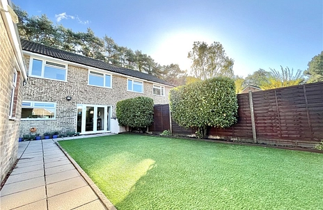4 bedroom house for sale - Holland Pines, Bracknell, Berkshire, RG12 - Property View 3