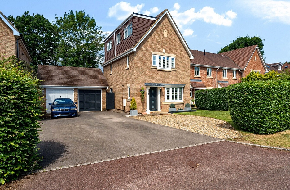 5 bedroom house for sale - Flemish Place, Warfield, Bracknell, Berkshire, RG42 - Property View 1