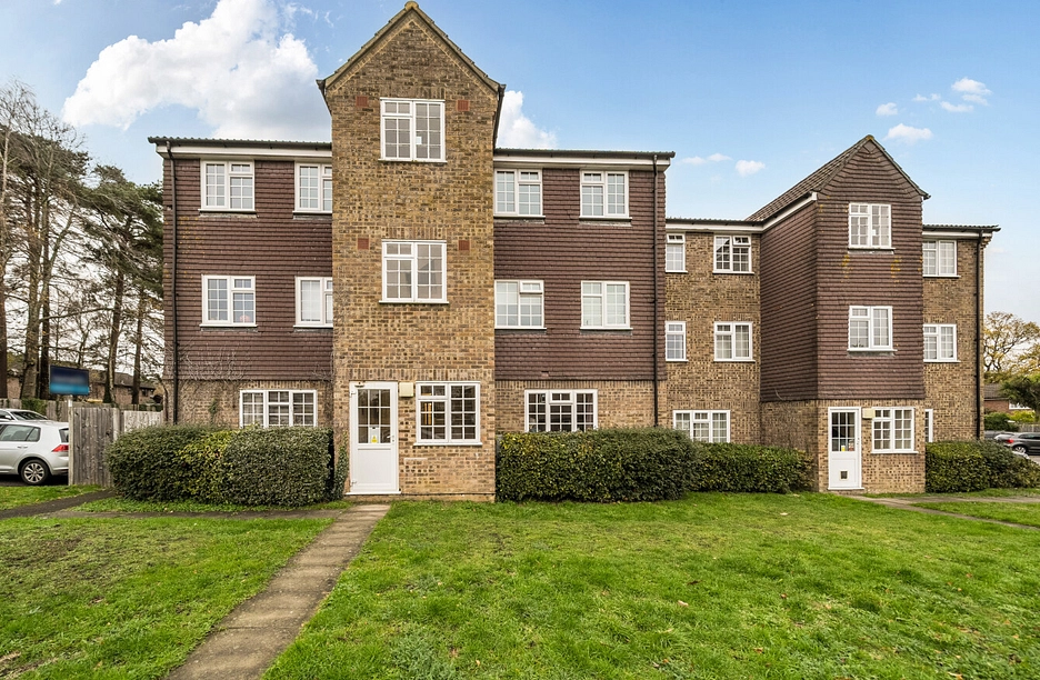1 bedroom apartment for sale - Crofton Close, Bracknell, Berkshire, RG12 - Property View 1