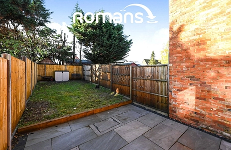 2 bedroom house for sale - Daventry Court, Bracknell, Berkshire, RG42 - Property View 3